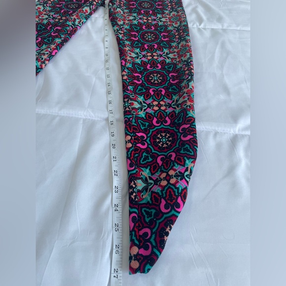 Vibrant Patterned Leggings - Picture 5 of 6